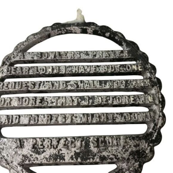 Vintage Bowlers Prayer Cast Iron Pot Holder - Picture 3 of 4
